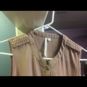 Bella Embroided Sleeve Sleeveless Dress Shirt